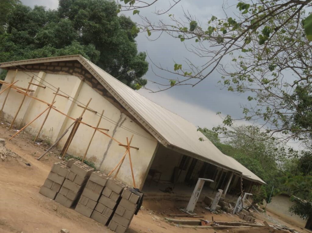 Iresaadu roof