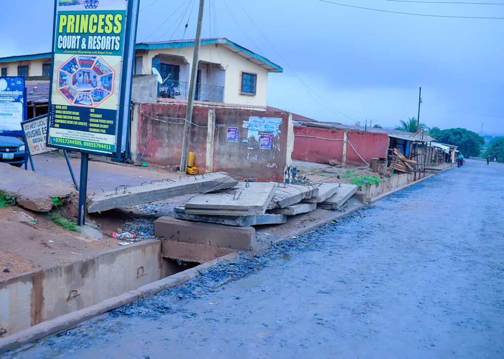 Gedu Oroki Sabo Asipa Road 12