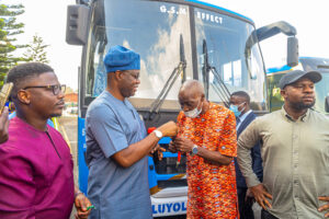 Governor makinde hands bus keys to Shooting Stars