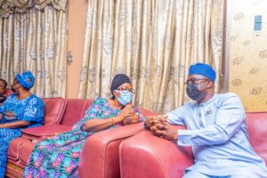 Governor Seyi Makinde pays condolence visit to the family of Governor Alao Akala