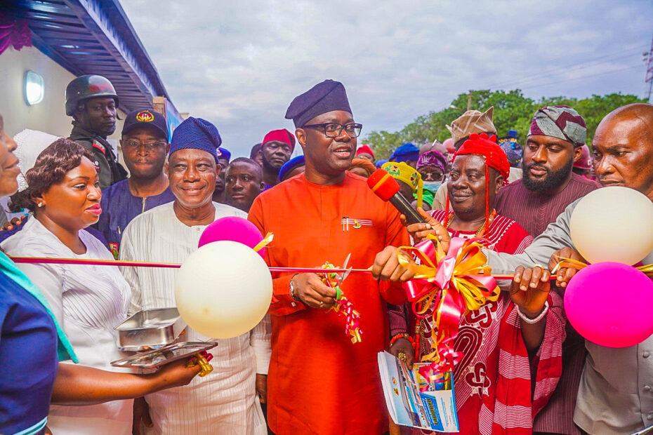 Governor Seyi Makinde commissioning General Hospital, Tede.