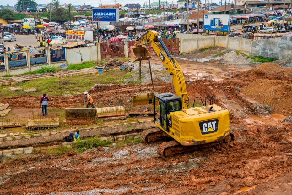 Picture of a heavy duty vehicle working at the Iwo Road Bus Interchange taken on 6th September 2022
