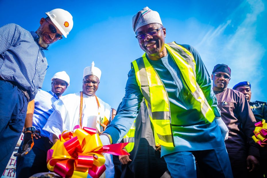 Governor Seyi Makinde at the flag off ceremony of the Gas project in Ibadan.