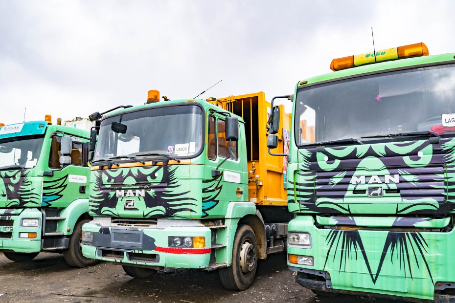 Oyo State and Mottainai begin clearing of illegal dumpsites