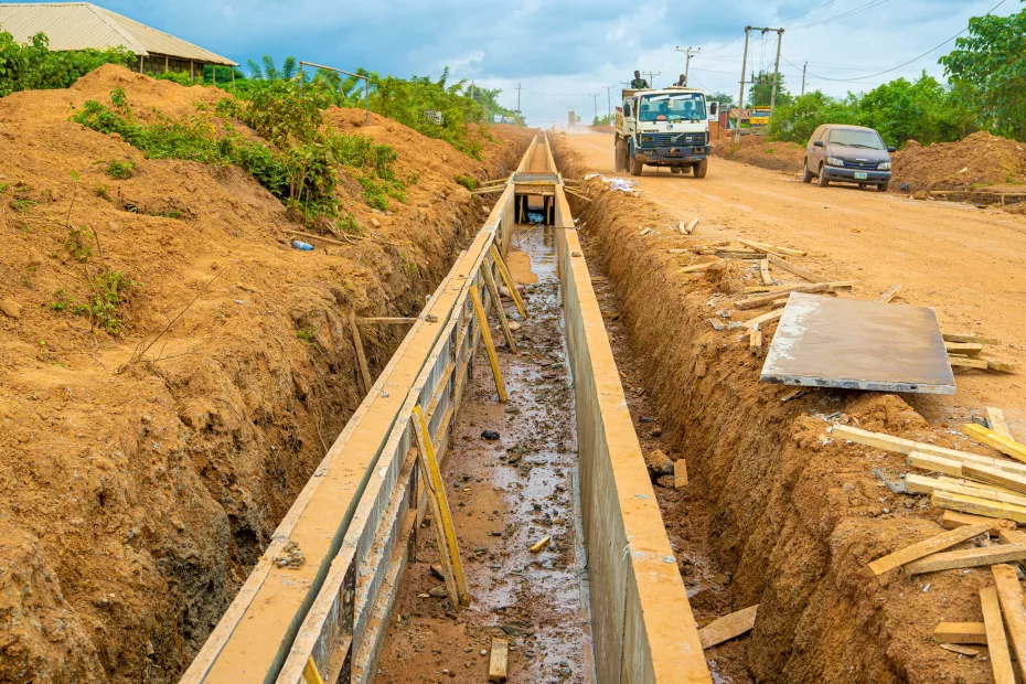 Picture of the ongoing reconstruction of the Ido-Eruwa Road, taken on August 21, 2023