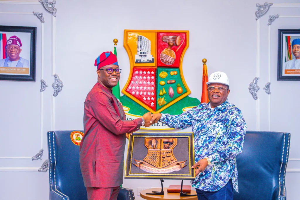 SAfER: Food Relief Packages Distribution Flagged-off in Oyo State. 7 Governor Seyi Makinde and Hon David Umahi