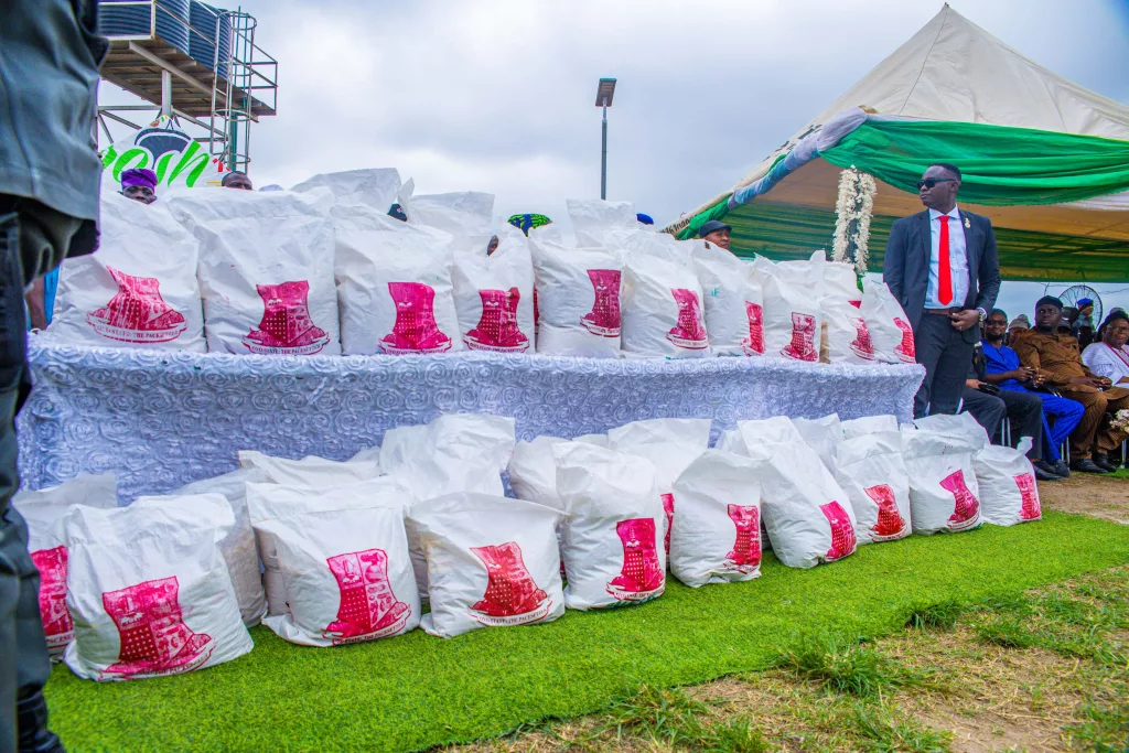 SAfER: Food Relief Packages Distribution Flagged-off in Oyo State. 5 OYSG Food Distribution