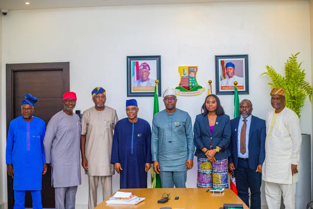 Signing of 2 new Executive Orders and Latest News from Oyo State 3 F9M9Cv3W8AAxUYw