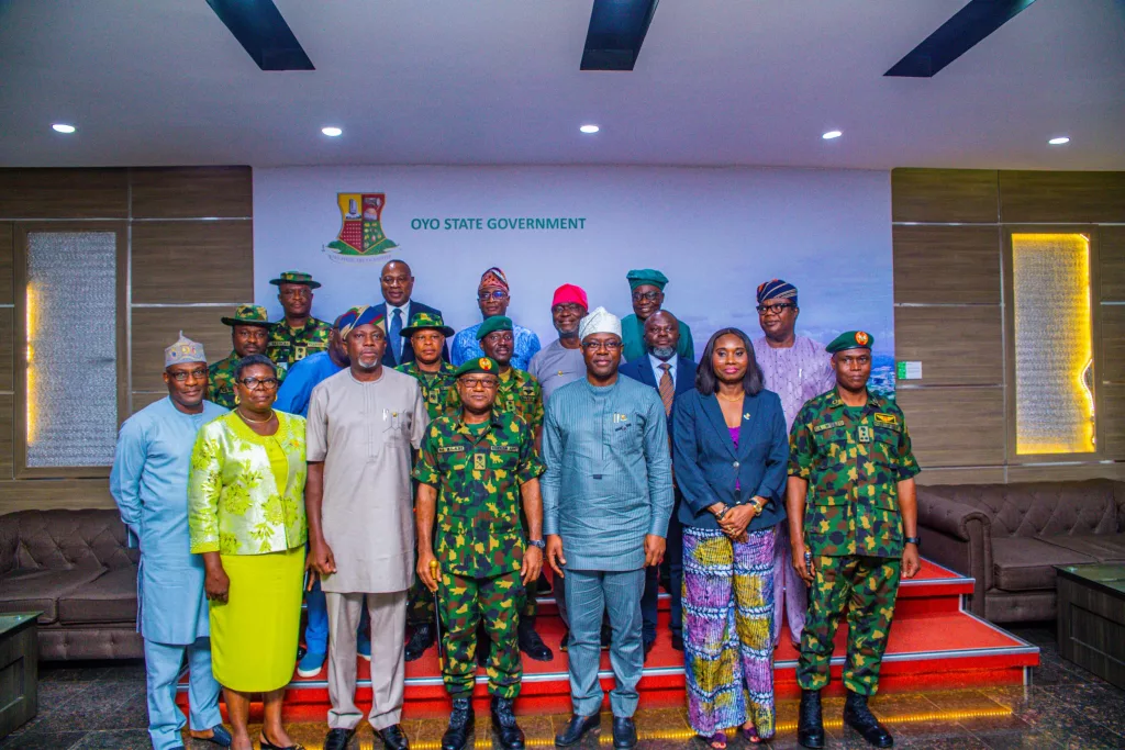 Signing of 2 new Executive Orders and Latest News from Oyo State 5 F9NwcbuXAAAaS0Q