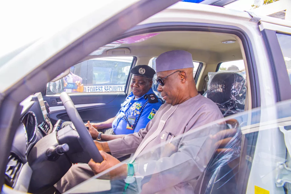 Signing of 2 new Executive Orders and Latest News from Oyo State 6 F9ayfJuWcAA cDx