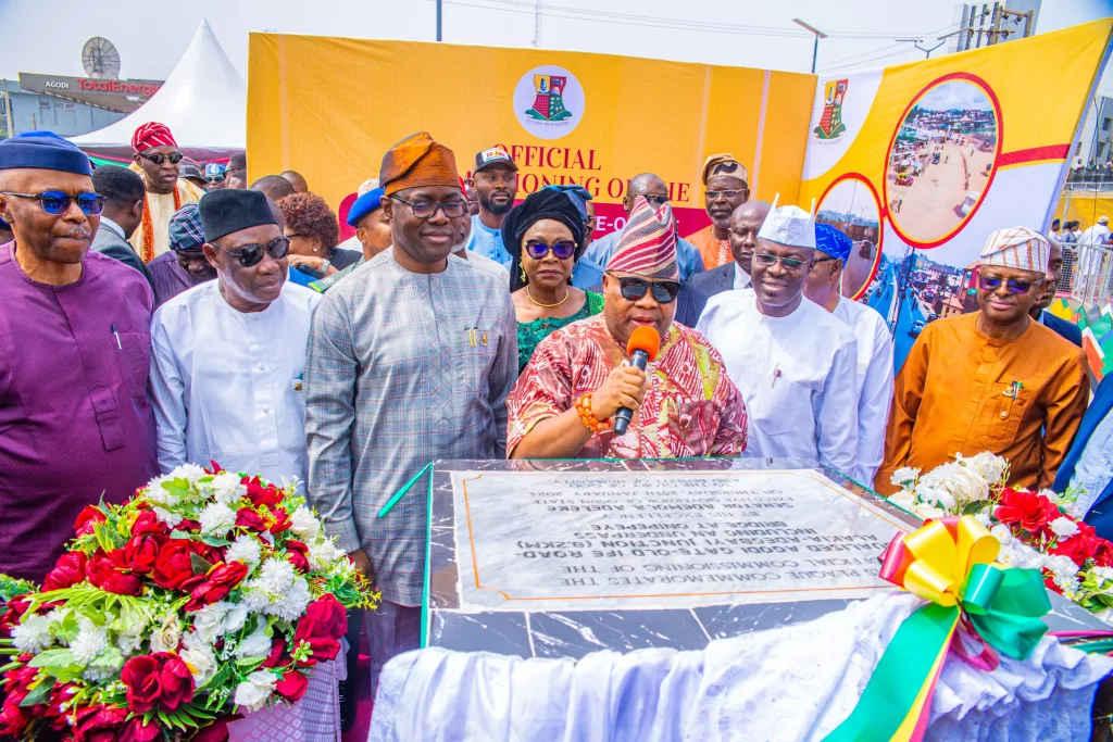 Commissioned: 8.2 km Agodi Gate-Old Ife Road-Alakia-Adegbayi Road and Latest News from Oyo State 8 Agodi Gate Commissioning 1