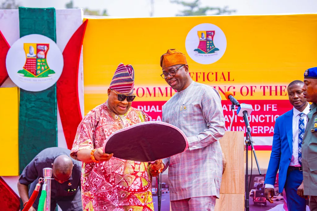 Commissioned: 8.2 km Agodi Gate-Old Ife Road-Alakia-Adegbayi Road and Latest News from Oyo State 9 Agodi Gate Commissioning 2