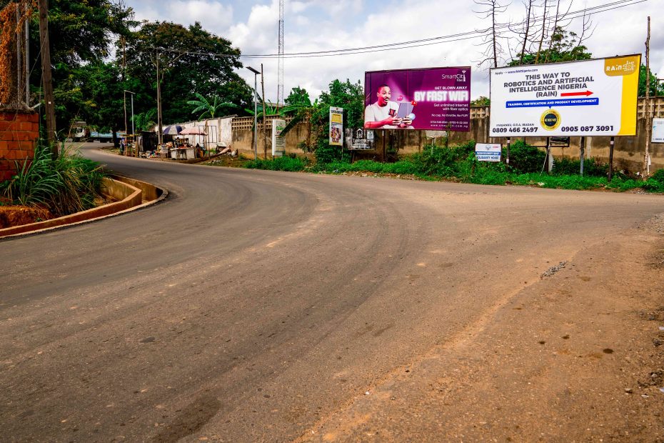 Picture of the ongoing reconstruction of Iyaganku-Seventh Day-Oke Bola Junction and Olubadan Stadium Junction-Vale College-NUJ Press Centre Junction (3.85 km) taken on 24 April 2024