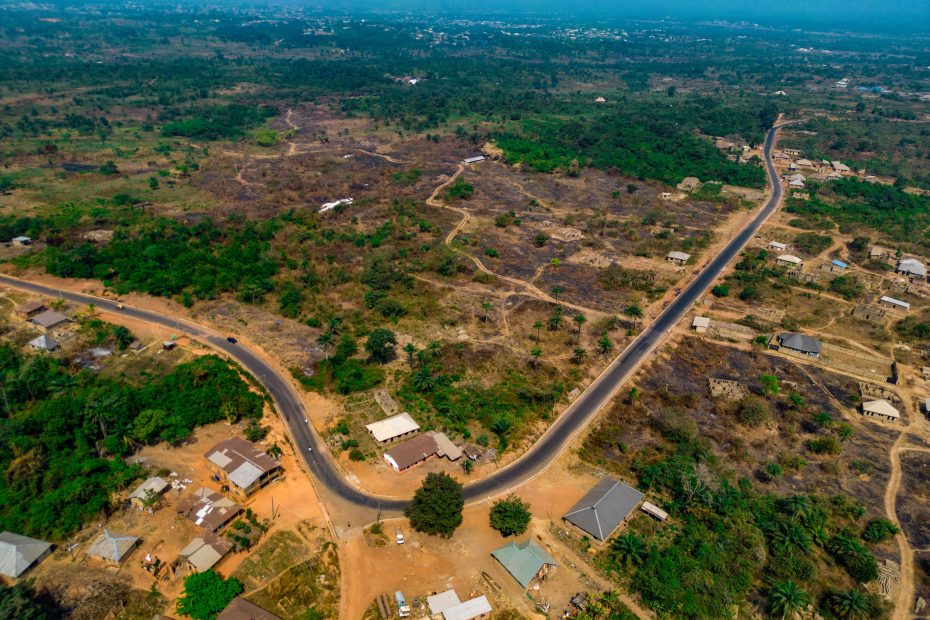 Image showing the completed reconstruction of the Olodo Garage-Kasumu-Ajia Junction Road that links Erunmu-Egbeda Road, taken on 30 December 2024