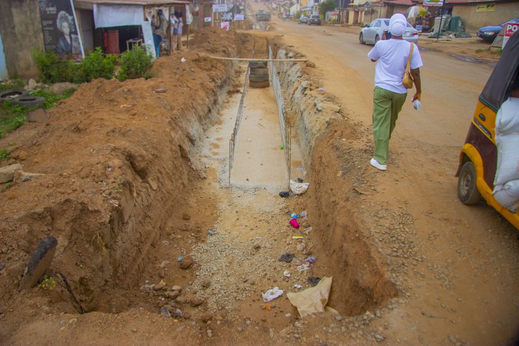 New Project: Reconstruction of 3.78 km Akala Way-Akobo Junction 3 3 7