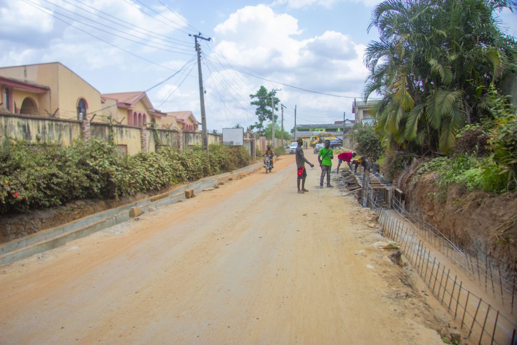 New Project: Reconstruction of 3.78 km Akala Way-Akobo Junction 7 7