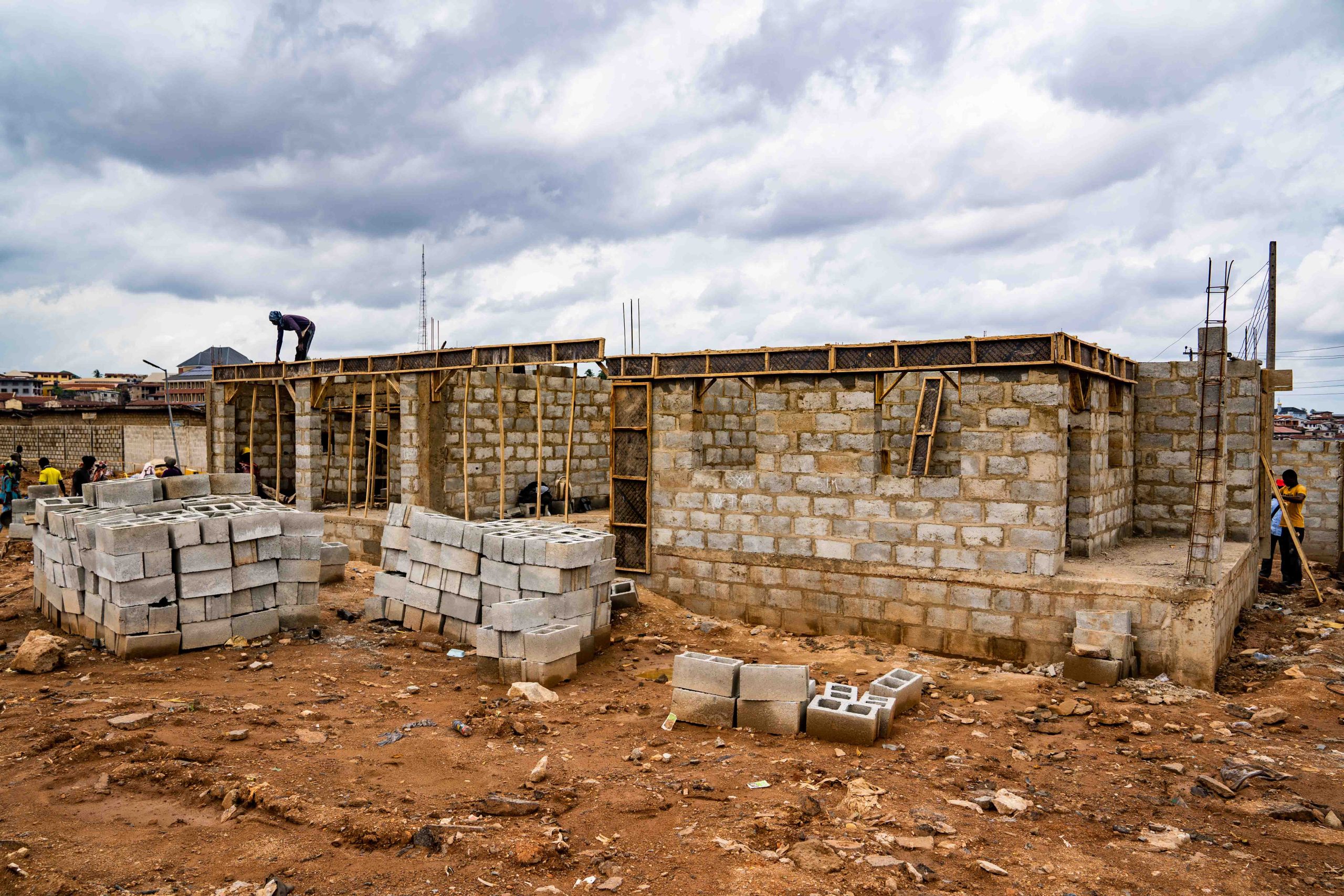 Ongoing Reconstruction of the Araromi Market Road (3 km) with the Construction of a Modern Park at Gate, Ibadan North East Local Government Area, Ibadan 3 3 31 scaled