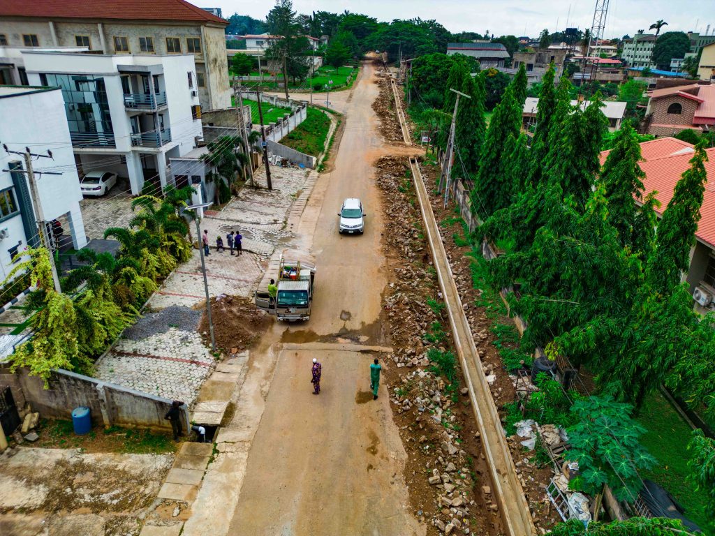 Rehabilitation of Awosika, Rotimi Williams and Ojo Akinyele Roads, Old Bodija, Ibadan (3.1 km) 6 6 17