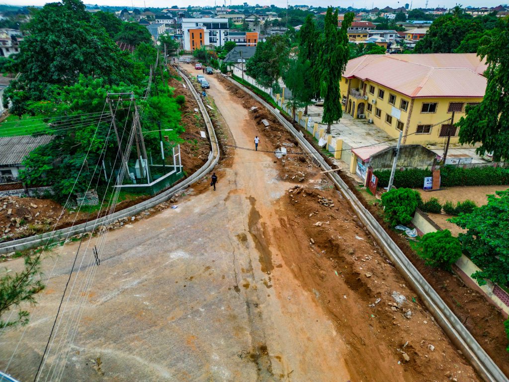 Rehabilitation of Awosika, Rotimi Williams and Ojo Akinyele Roads, Old Bodija, Ibadan (3.1 km) 9 9 13