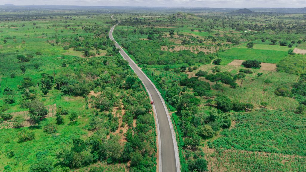 Progress Update: The Rehabilitation of the Saki-Ogbooro-Igboho Road (45.3 km) 1 1 57