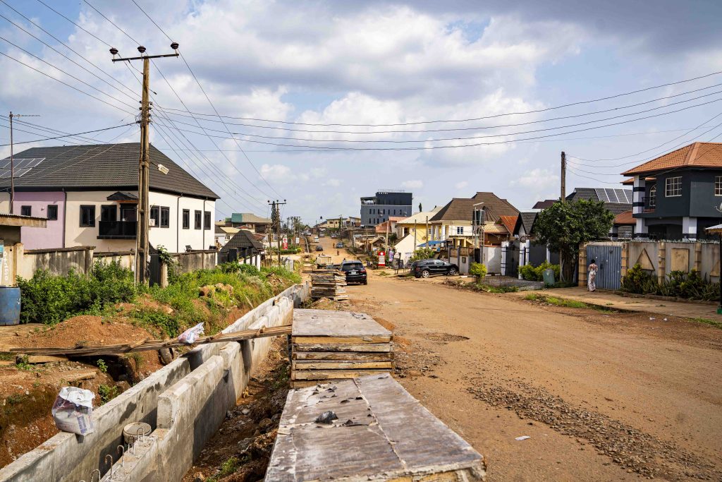 Resumed: Reconstruction of 3.78 km Akala Way-Akobo Junction Road 10 10 29