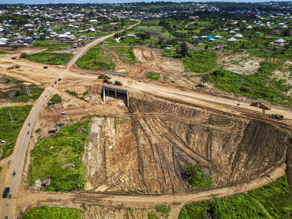 New Project: Dualisation of Ariyo-Amuloko-Odeyale Junction Road, Ona-Ara LGA (7.5 km) 13 13 10