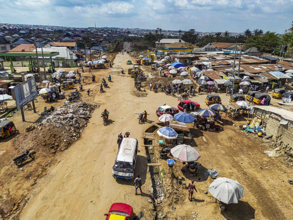 New Project: Dualisation of Ariyo-Amuloko-Odeyale Junction Road, Ona-Ara LGA (7.5 km) 3 3 56