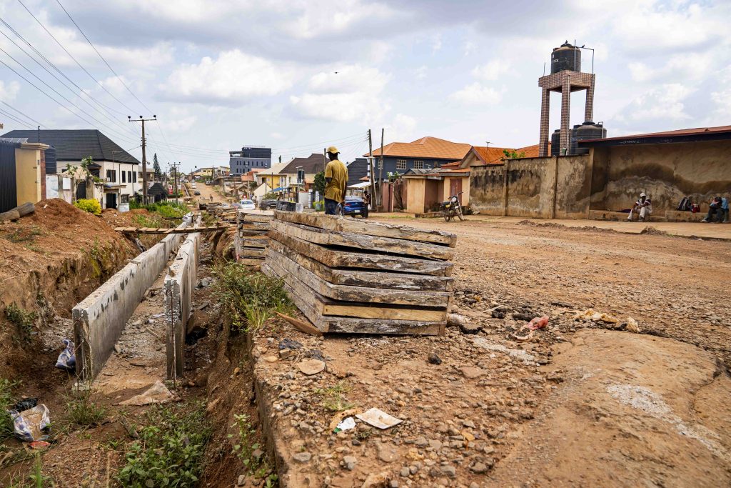 Resumed: Reconstruction of 3.78 km Akala Way-Akobo Junction Road 3 3 57