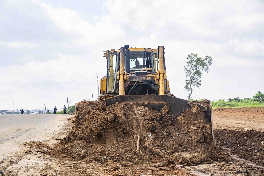 New Project: Dualisation of Ariyo-Amuloko-Odeyale Junction Road, Ona-Ara LGA (7.5 km) 5 5 41