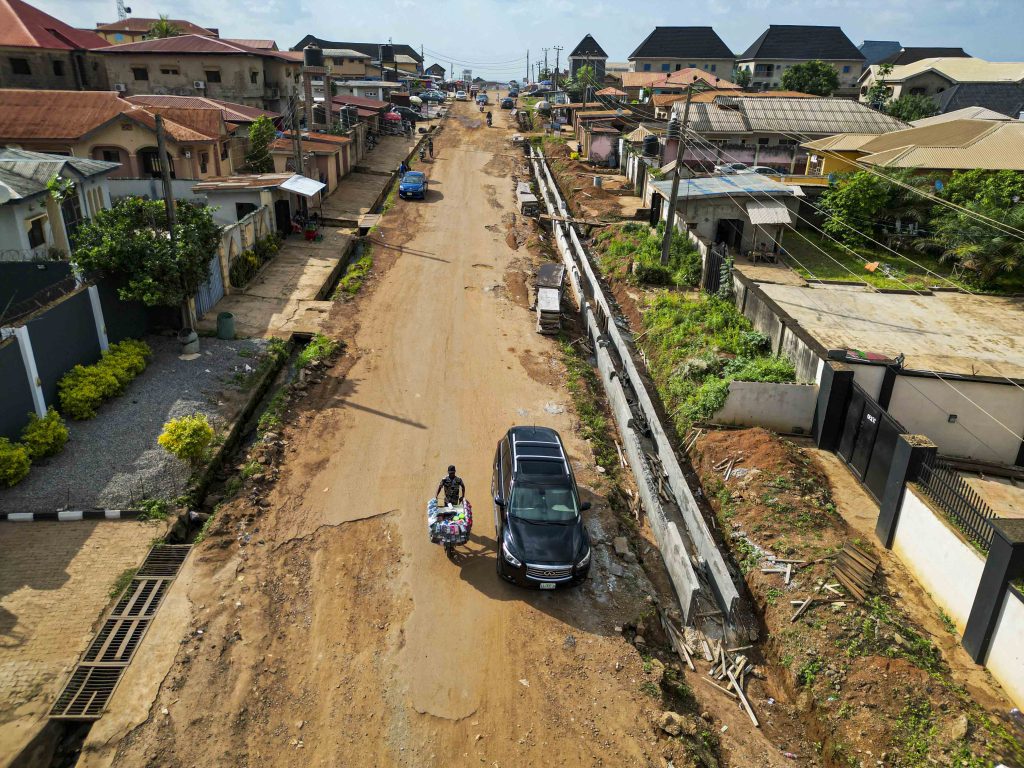 Resumed: Reconstruction of 3.78 km Akala Way-Akobo Junction Road 6 6 34