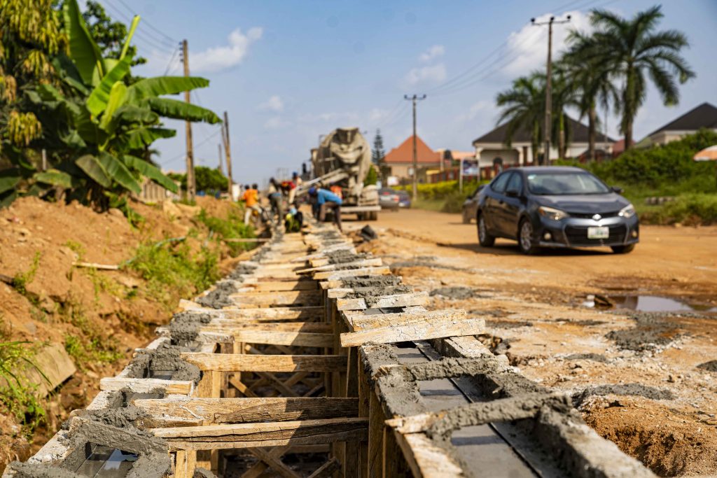 Resumed: Reconstruction of 3.78 km Akala Way-Akobo Junction Road 7 7 34
