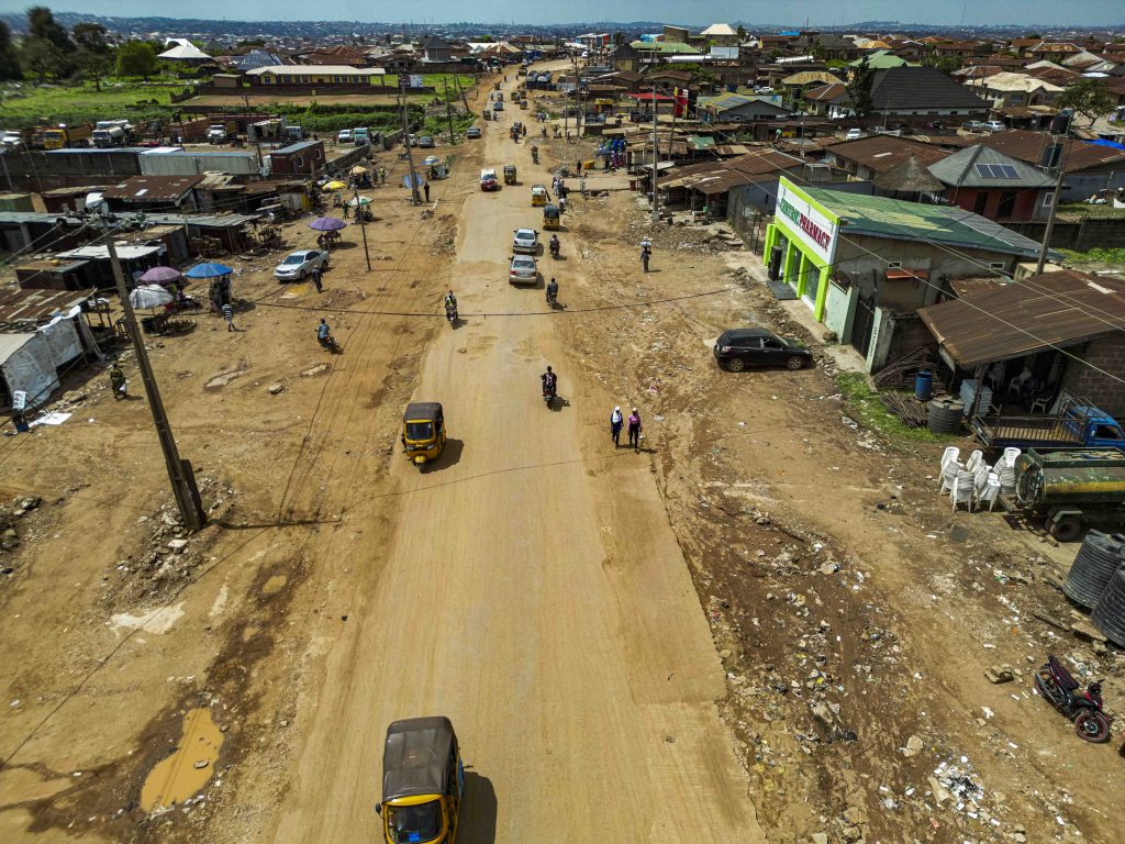 New Project: Dualisation of Ariyo-Amuloko-Odeyale Junction Road, Ona-Ara LGA (7.5 km) 9 9 28