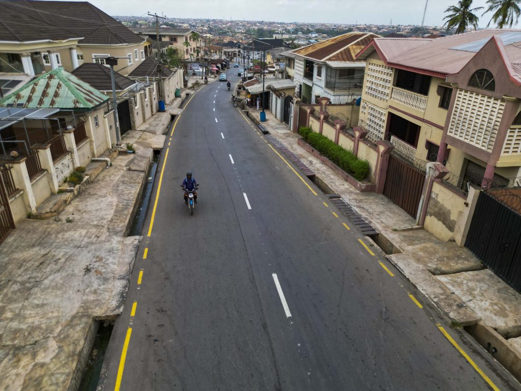 Completed Reconstruction of Felele Idi Odo Junction–Splash FM Radio Station–Onigari Felele Expressway (3.5 km) 1 1 86