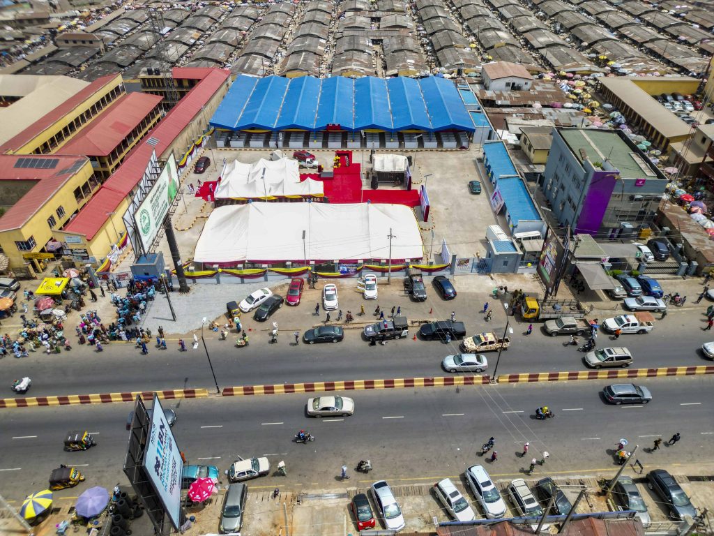Completed Project: Construction of Modern Stalls and a Motor Park at Bodija Market by Ibadan North Local Government Council 12 11 38