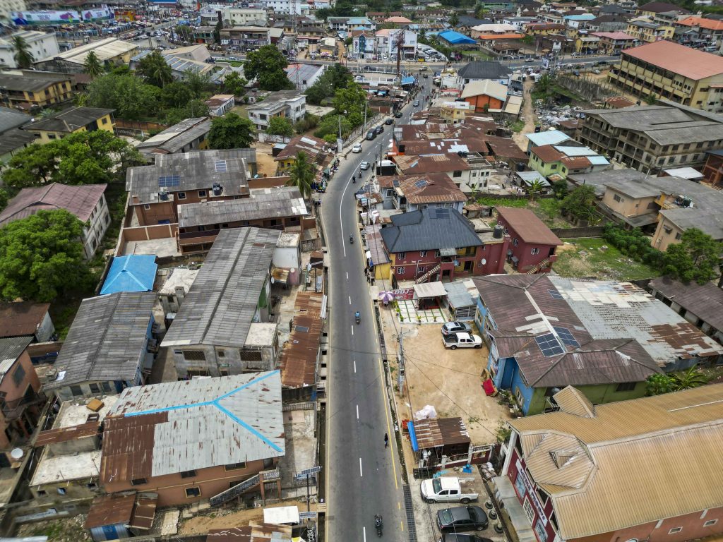 Completed Reconstruction of Felele Idi Odo Junction–Splash FM Radio Station–Onigari Felele Expressway (3.5 km) 13 13 24