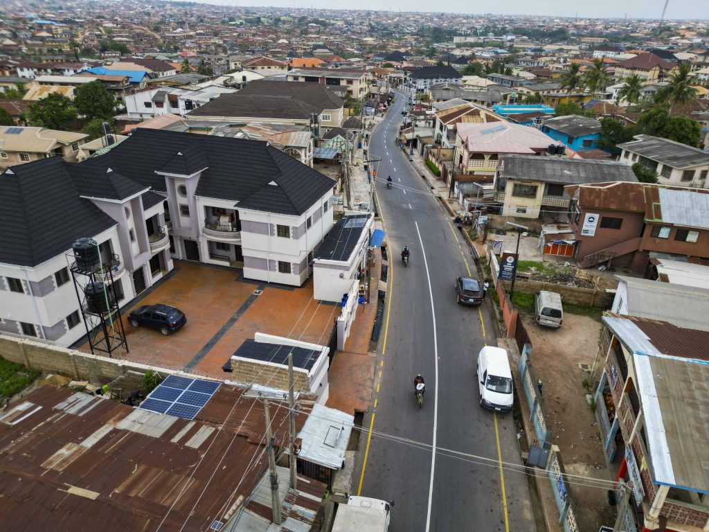 Completed Reconstruction of Felele Idi Odo Junction–Splash FM Radio Station–Onigari Felele Expressway (3.5 km) 6 6 56