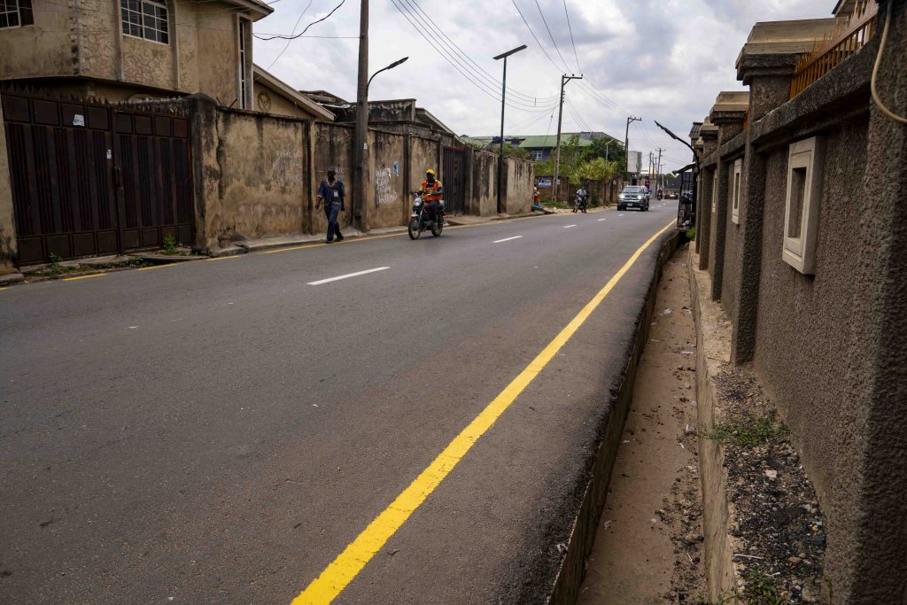 Completed Reconstruction of Felele Idi Odo Junction–Splash FM Radio Station–Onigari Felele Expressway (3.5 km) 7 7 54