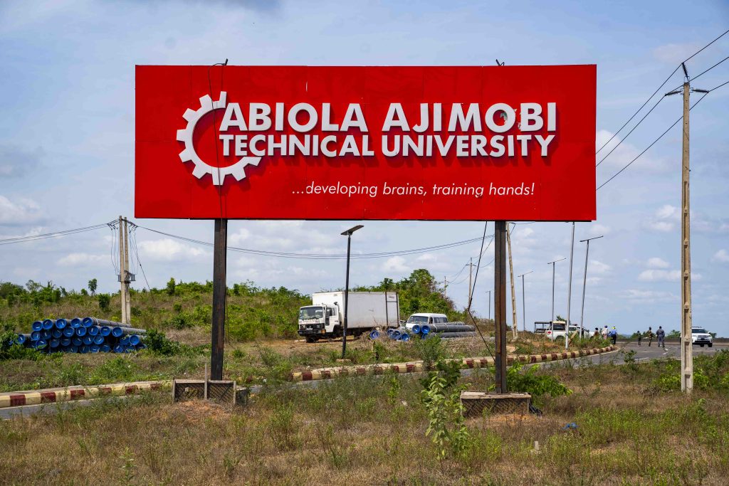 Completed Construction of the Abiola Ajimobi Technical University Health Centre by the Oluyole LG Council 7 6 60