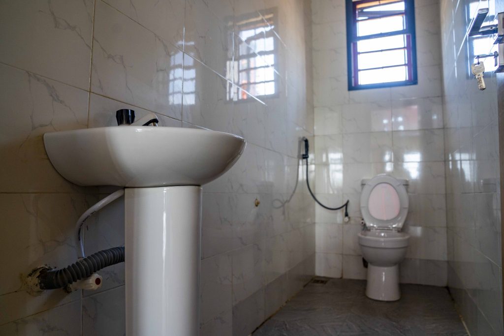 Completed Construction of the Abiola Ajimobi Technical University Health Centre by the Oluyole LG Council 10 9 51