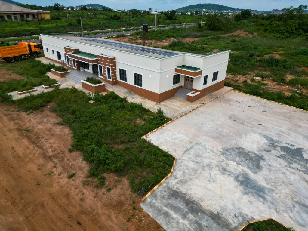 Completed Construction of the Ladoke Akintola University of Technology, Iseyin Campus Health Centre by the Iseyin LG Council 11 10 65