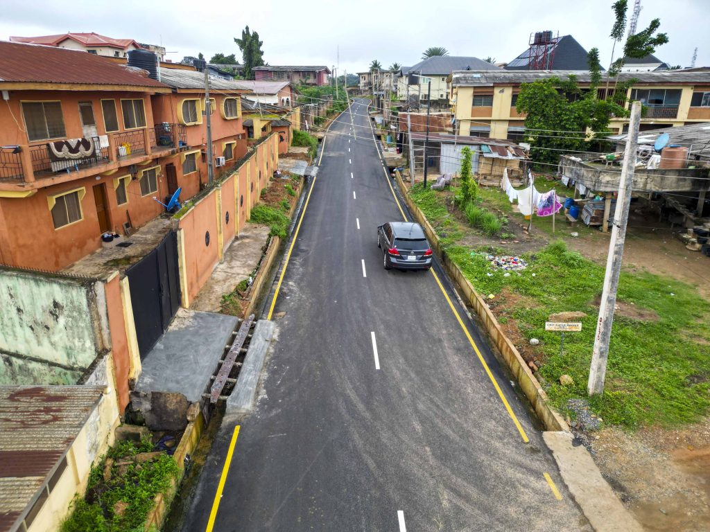 Completed: Construction of 1 km Ikolaba/Omowale Kuye Estate Road, Bodija, by the Ibadan North Local Government Council 11 10 70