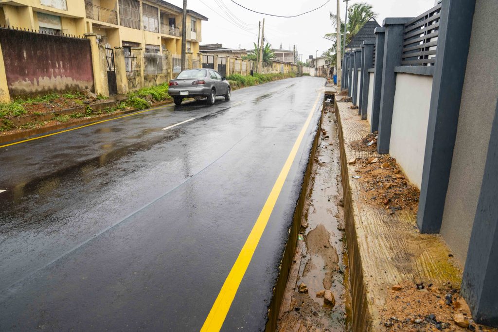 Completed: Construction of 1 km Ikolaba/Omowale Kuye Estate Road, Bodija, by the Ibadan North Local Government Council 14 13 44