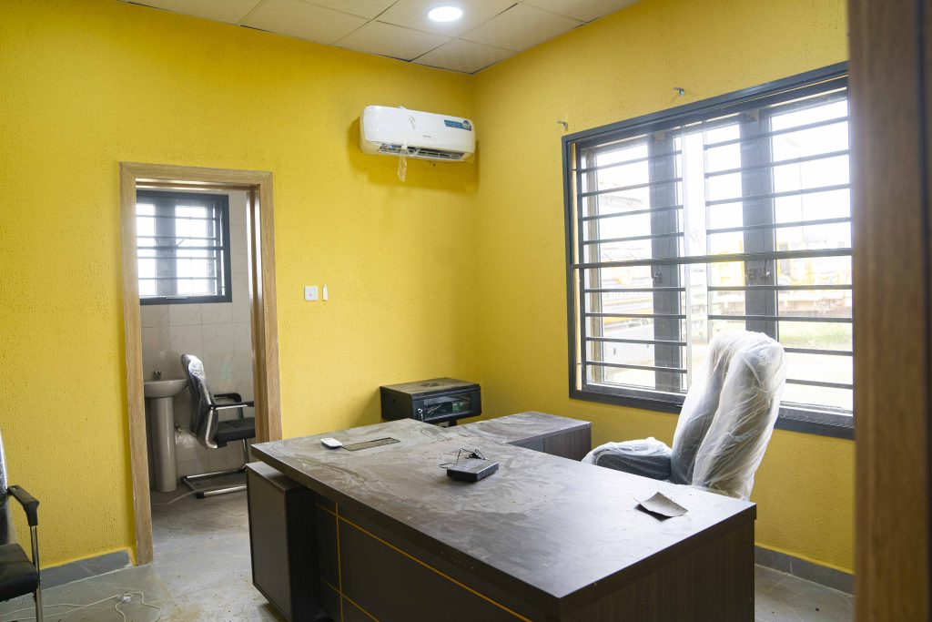 Completed Construction of the Ladoke Akintola University of Technology, Iseyin Campus Health Centre by the Iseyin LG Council 7 6 74