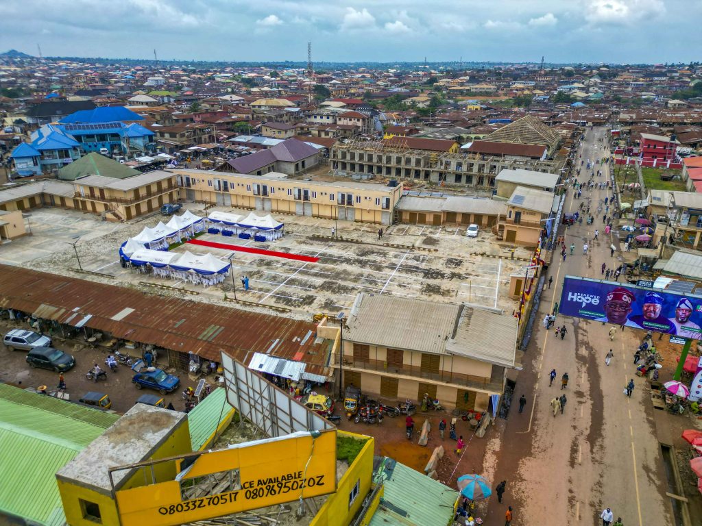 Completed and Commissioned: Construction of a Fire Station, a Market Car Park and Reconstruction of the 2 km Bodija Main Market Road, by the Ibadan North Local Government Council 13 12 64