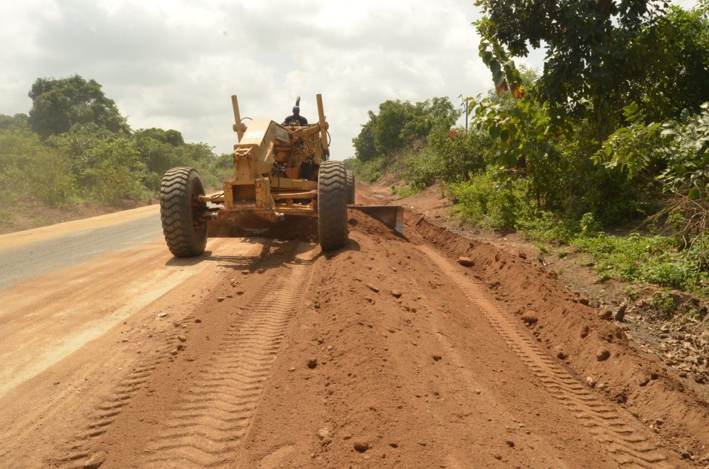 Ongoing Project: Reconstruction/Rehabilitation of the 30 km Okaka Junction-Otu-Igbojaiye-KAP Film Village Road 14 14 49