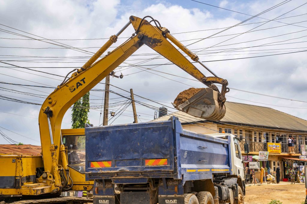 Ongoing: Construction of the 2.5 km Elebu-Oritamerin-Abese Road by the Ido Local Government Council 6 6 90