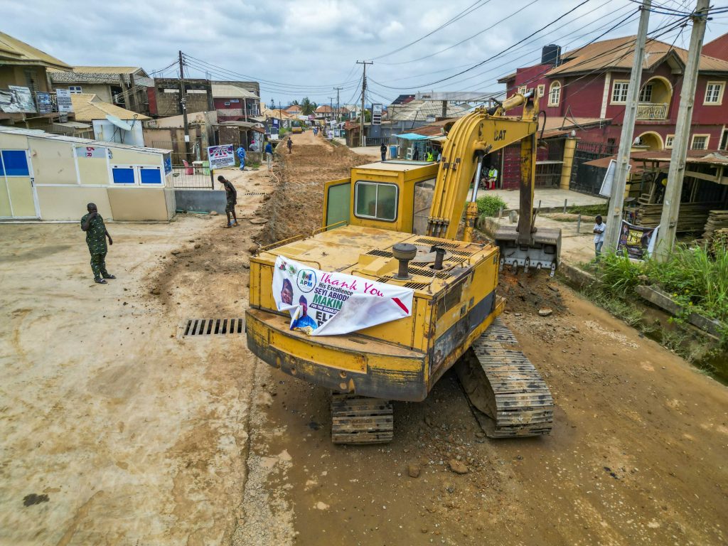 Ongoing: Construction of the 2.5 km Elebu-Oritamerin-Abese Road by the Ido Local Government Council 7 7 88